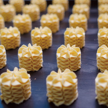 立体浮雕款提升视觉层次
薄脆纹理款保证酥脆口感