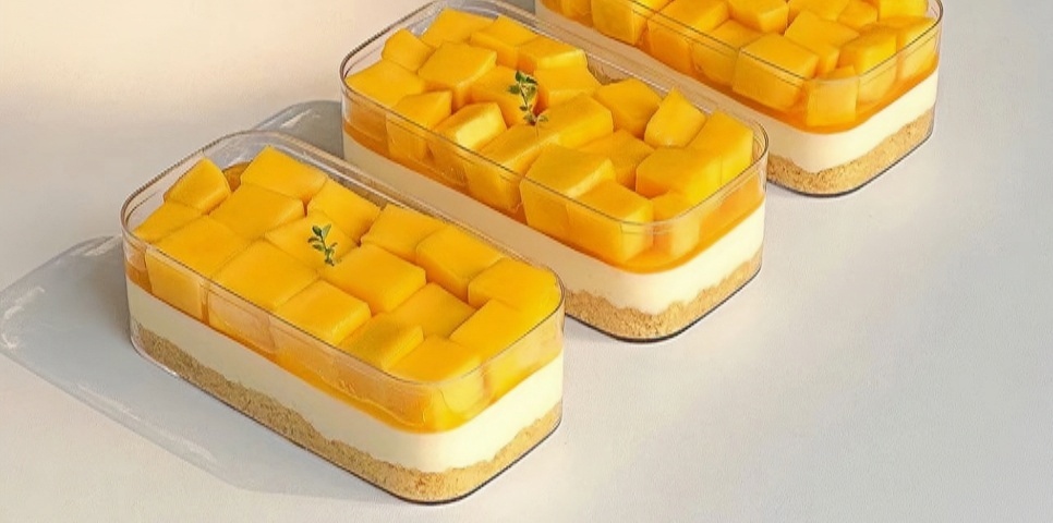 奶油充填 均匀注馅
口感绵密奶油盒子蛋糕