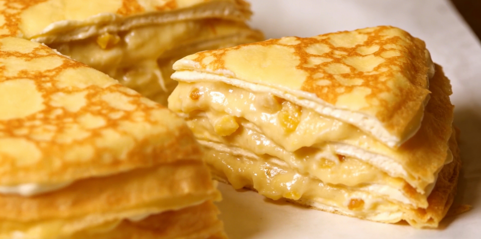 涂抹平整，厚度均匀
层层叠加绵密奶油内馅